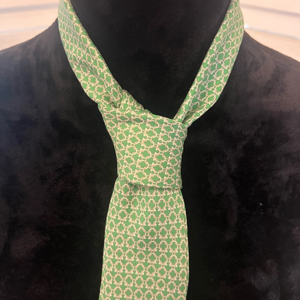 Salvatore Ferragamo Light Green Micro Pattern Silk Tie - Picture 2 of 7